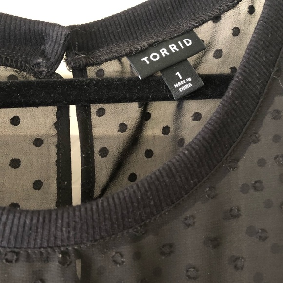 Torrid black chiffon crinkle polka dot blouse - Size 1 (xxl) - Picture 2 of 4